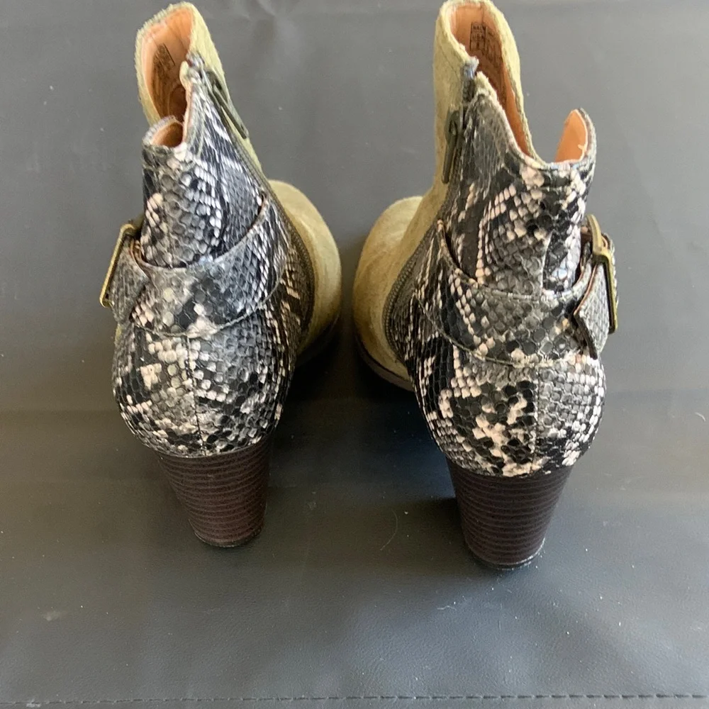 Vionic Naomi Olive Suede Snakeskin Ankle Boots Women’s Size 8.5